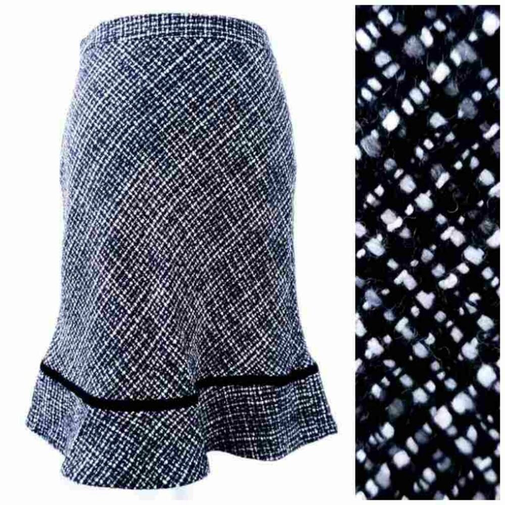 GAP Boucle Skirt Flounce Hem Size 2 Black White Career Knee Length Lined Wool Bl